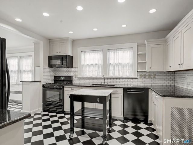 14 Roosevelt Street, Norwalk, CT 06851