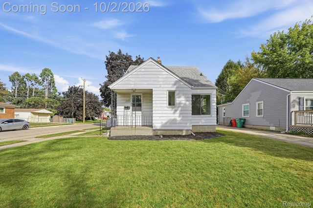 24480 Phlox Avenue, Eastpointe, MI 48021