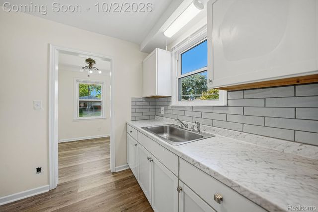 24480 Phlox Avenue, Eastpointe, MI 48021