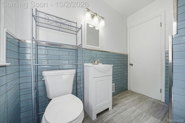 24480 Phlox Avenue, Eastpointe, MI 48021
