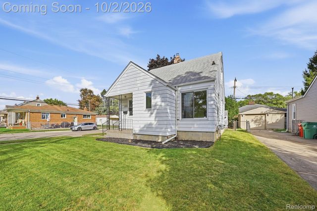 24480 Phlox Avenue, Eastpointe, MI 48021