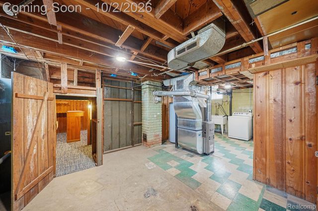 24480 Phlox Avenue, Eastpointe, MI 48021