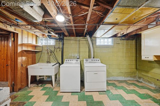 24480 Phlox Avenue, Eastpointe, MI 48021