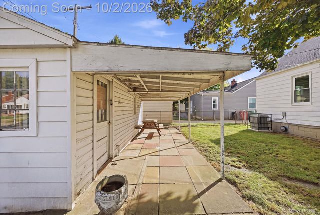 24480 Phlox Avenue, Eastpointe, MI 48021