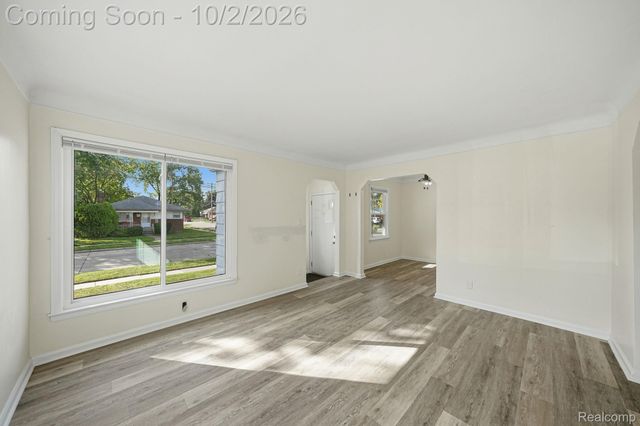 24480 Phlox Avenue, Eastpointe, MI 48021