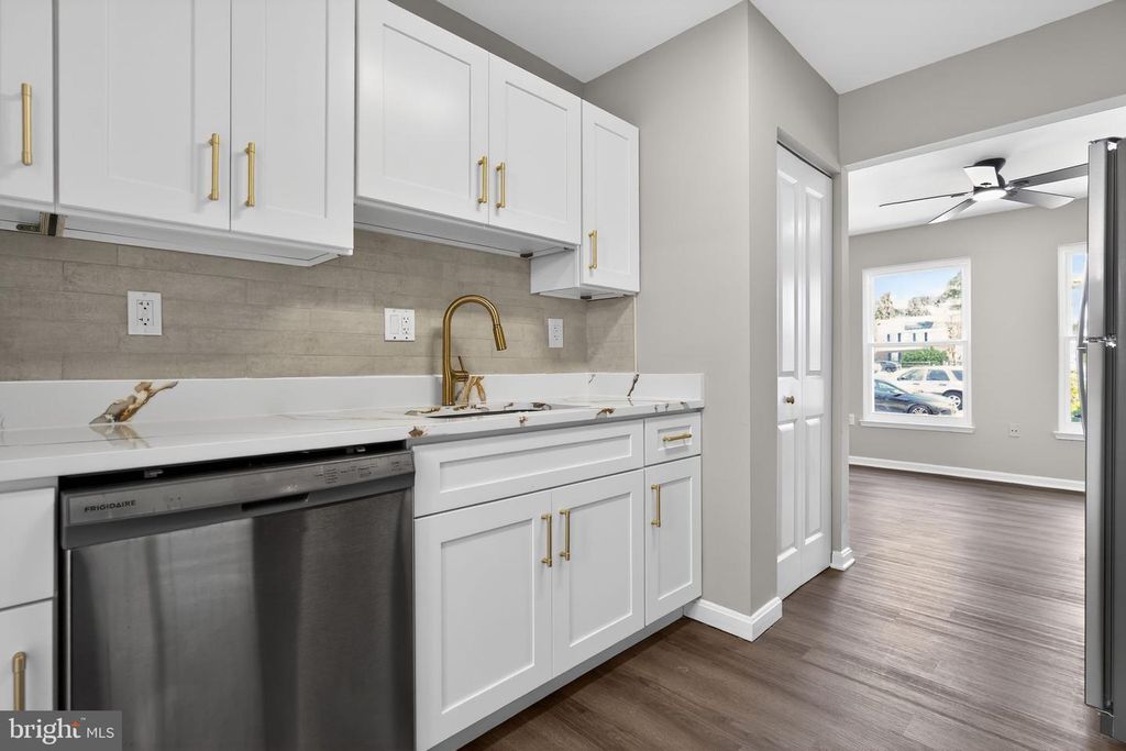 Image 10 of property listing at 7509 COURTNEY PL, Landover, MD 20785