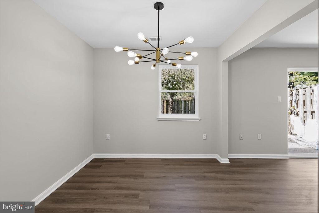 Image 13 of property listing at 7509 COURTNEY PL, Landover, MD 20785