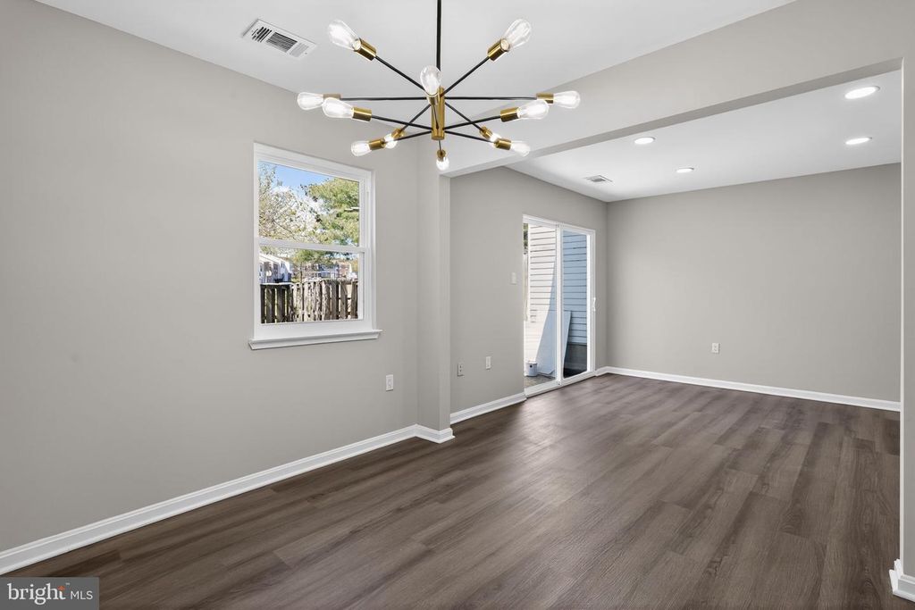 Image 14 of property listing at 7509 COURTNEY PL, Landover, MD 20785