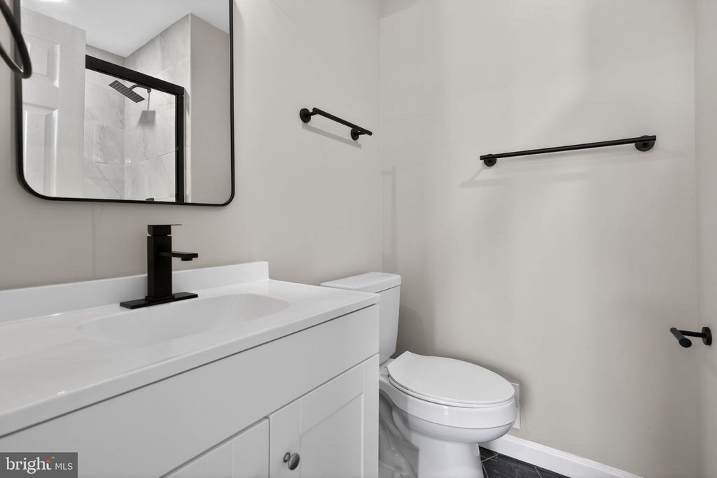 Image 20 of property listing at 7509 COURTNEY PL, Landover, MD 20785