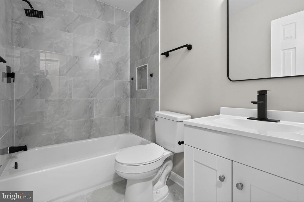 Image 26 of property listing at 7509 COURTNEY PL, Landover, MD 20785