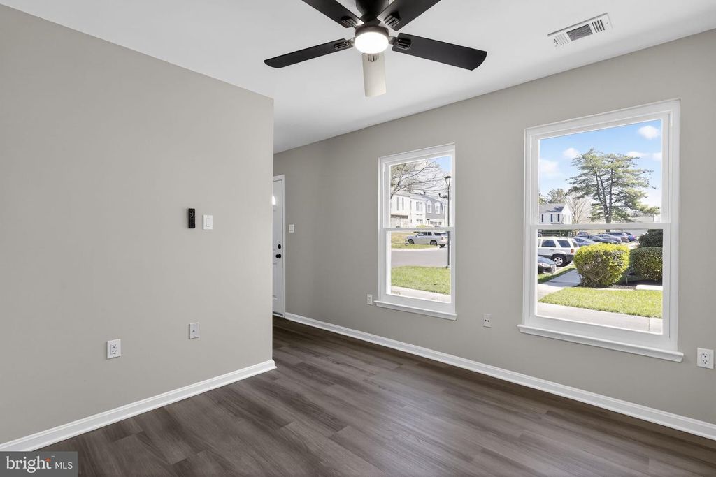 Image 3 of property listing at 7509 COURTNEY PL, Landover, MD 20785