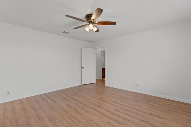 209 E Rector ST, Manor, TX 78653