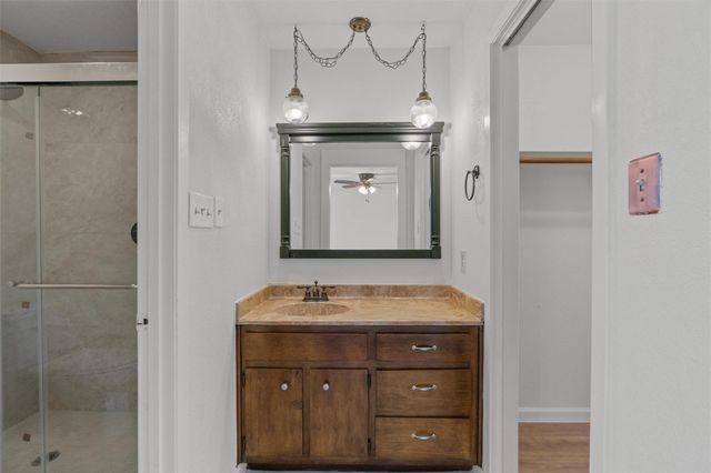 209 E Rector ST, Manor, TX 78653