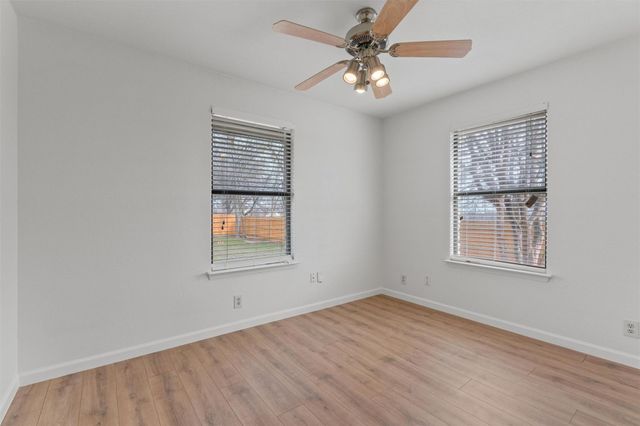 209 E Rector ST, Manor, TX 78653