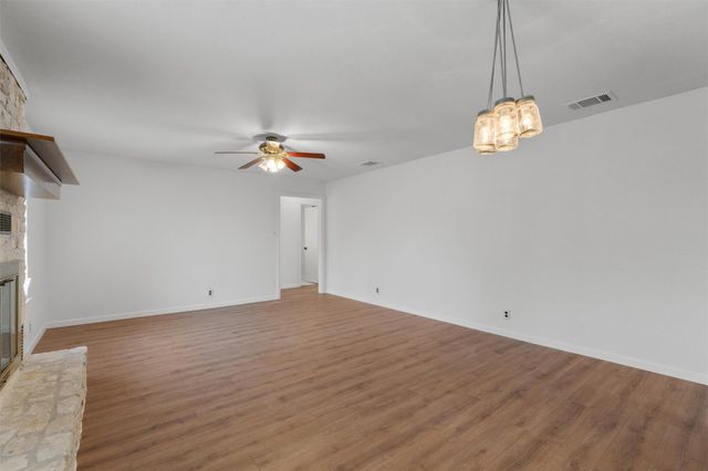 209 E Rector ST, Manor, TX 78653