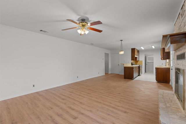 209 E Rector ST, Manor, TX 78653