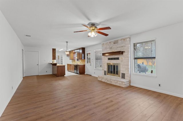 209 E Rector ST, Manor, TX 78653