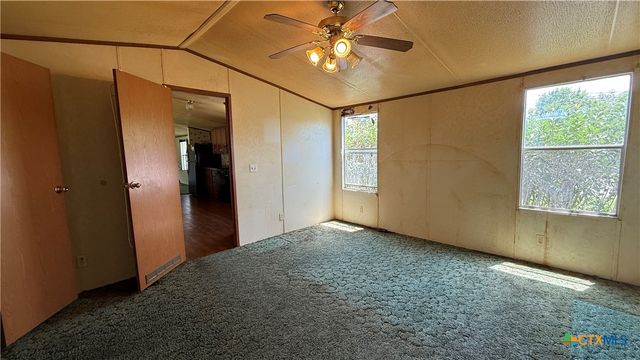 2807 Lone Tree Road, Victoria, TX 77901