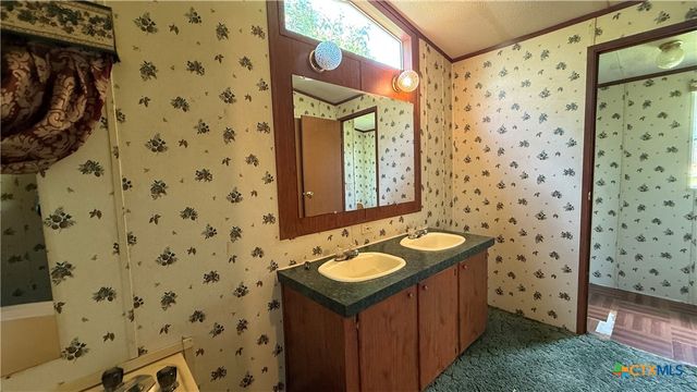2807 Lone Tree Road, Victoria, TX 77901
