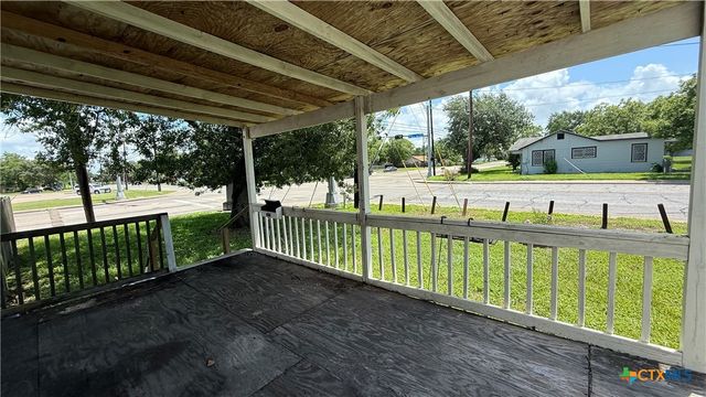 2807 Lone Tree Road, Victoria, TX 77901