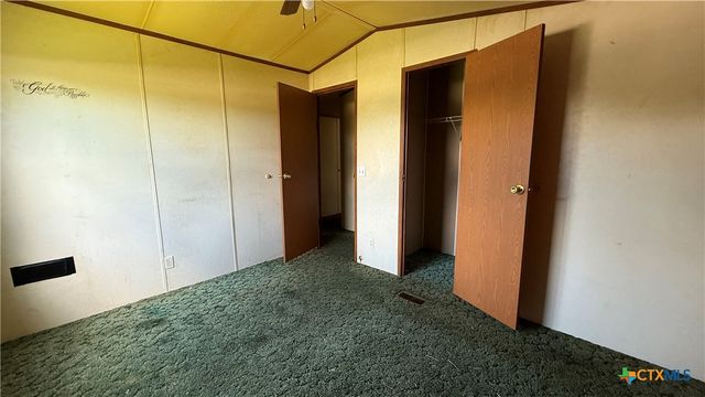 2807 Lone Tree Road, Victoria, TX 77901