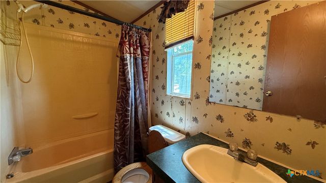 2807 Lone Tree Road, Victoria, TX 77901
