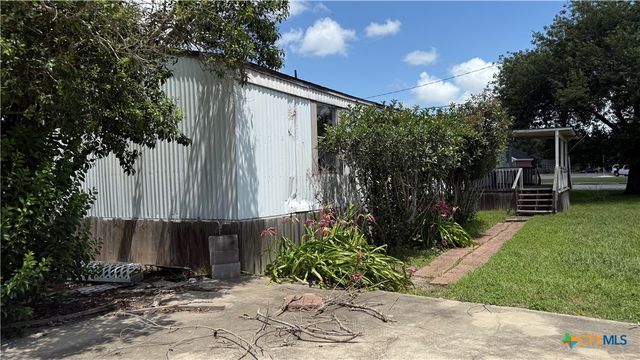 2807 Lone Tree Road, Victoria, TX 77901