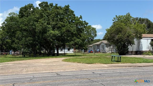 2807 Lone Tree Road, Victoria, TX 77901