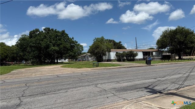 2807 Lone Tree Road, Victoria, TX 77901