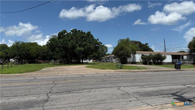 2807 Lone Tree Road, Victoria, TX 77901