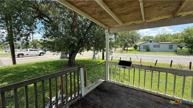 2807 Lone Tree Road, Victoria, TX 77901