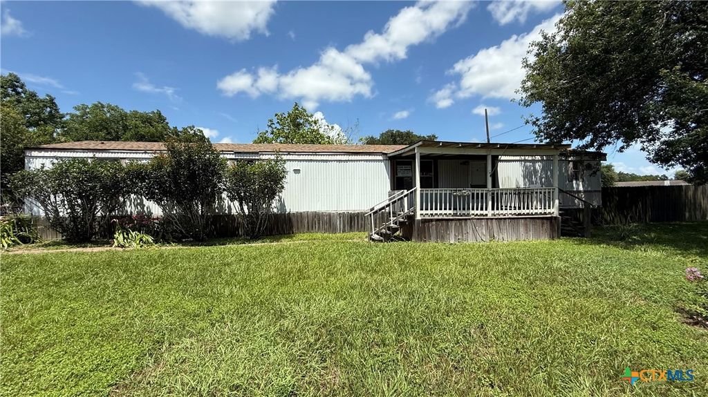 2807 Lone Tree Road, Victoria, TX 77901