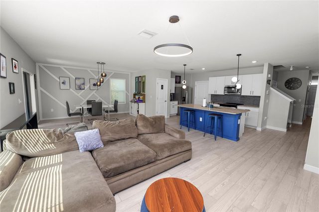 3231 HILLTOP CIRCLE, Lakewood Ranch, FL 34211