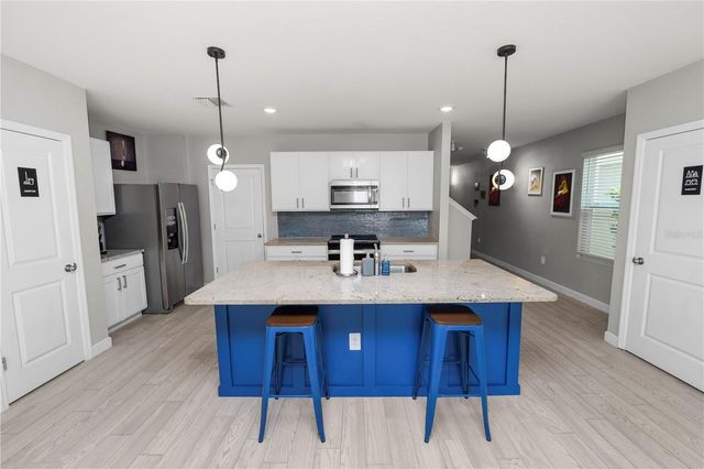 3231 HILLTOP CIRCLE, Lakewood Ranch, FL 34211