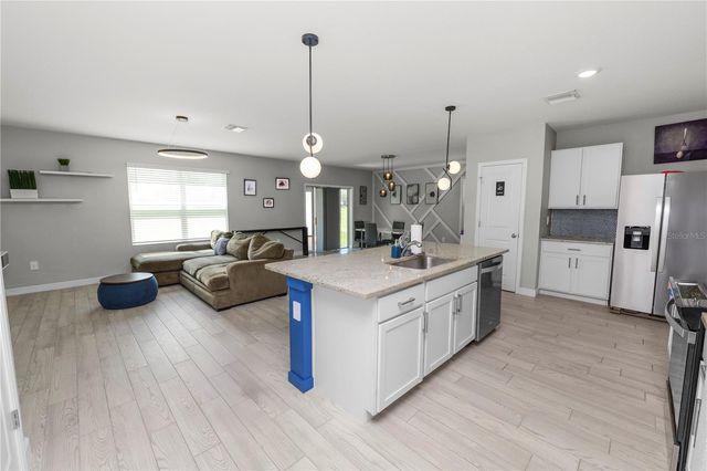 3231 HILLTOP CIRCLE, Lakewood Ranch, FL 34211