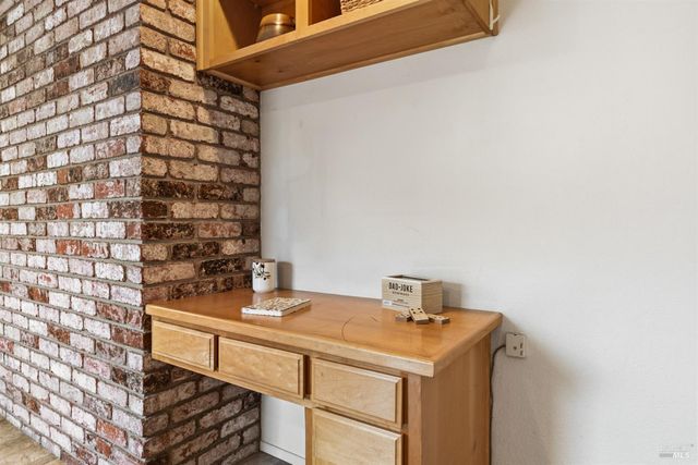 1808 Sherwood Ct, Santa Rosa, CA 95405