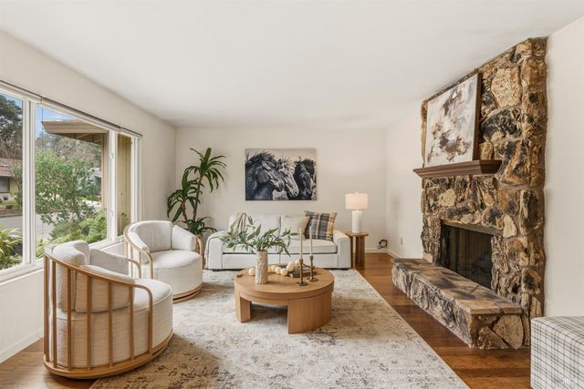 1808 Sherwood Ct, Santa Rosa, CA 95405