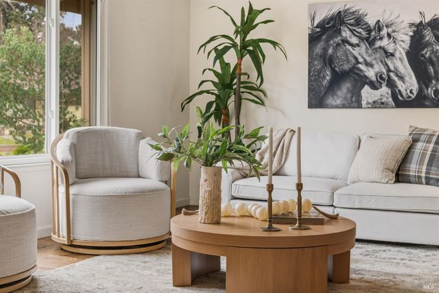 1808 Sherwood Ct, Santa Rosa, CA 95405