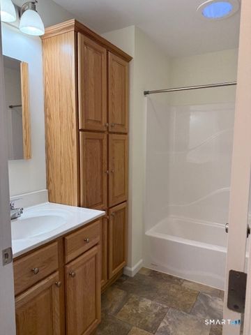 66 Rainbow Drive, Montville, CT 06382