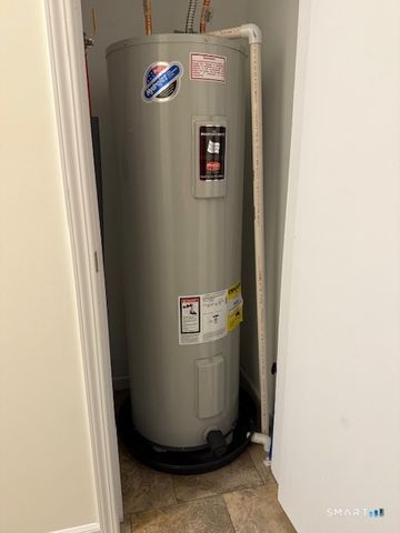 66 Rainbow Drive, Montville, CT 06382