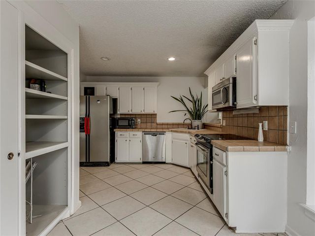 8001 NW 113th Street, Oklahoma City, OK 73162