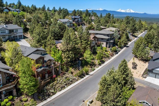 1255 NW Constellation Drive, Bend, OR 97703