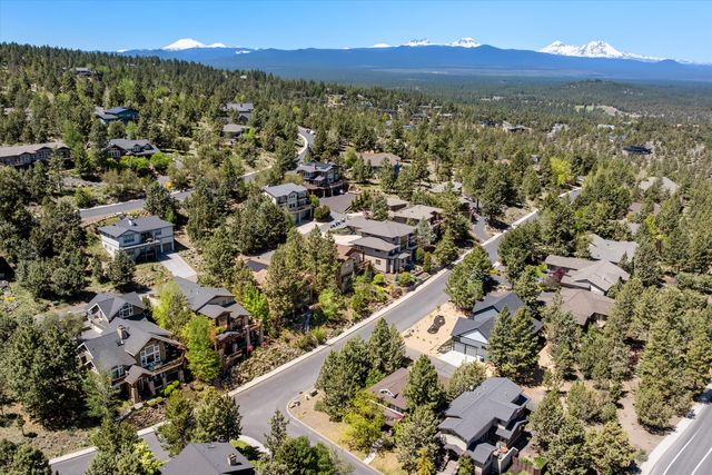 1255 NW Constellation Drive, Bend, OR 97703