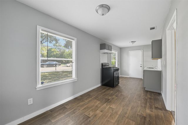 5129 Penrod Court, River Oaks, TX 76114