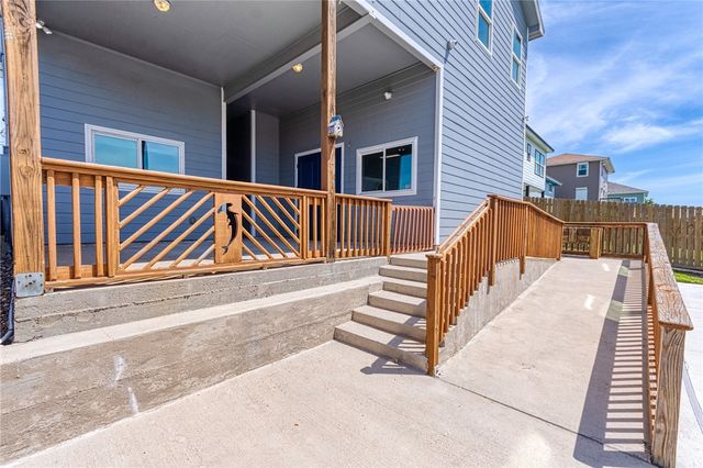 3322 Maui Dr, Corpus Christi, TX 78418
