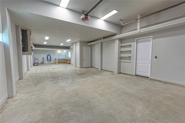 3322 Maui Dr, Corpus Christi, TX 78418