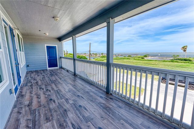 3322 Maui Dr, Corpus Christi, TX 78418