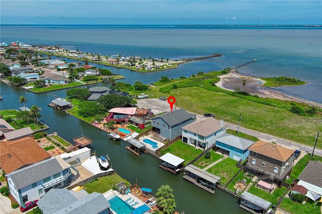 3322 Maui Dr, Corpus Christi, TX 78418