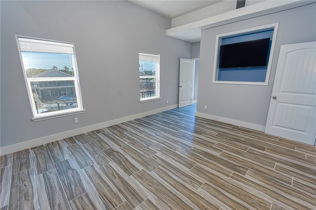 3322 Maui Dr, Corpus Christi, TX 78418