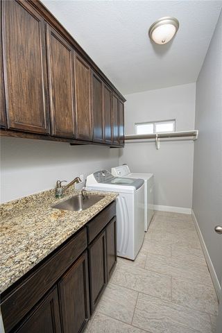 3322 Maui Dr, Corpus Christi, TX 78418